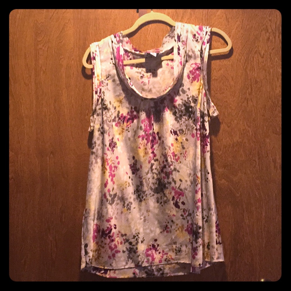 Grey & floral sleeveless blouse